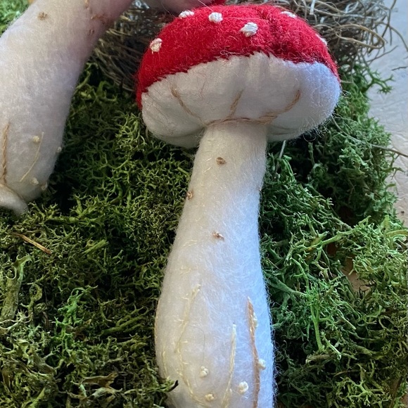 Christmas Mushroom decoration hand crafted and embroidered - Picture 4 of 4